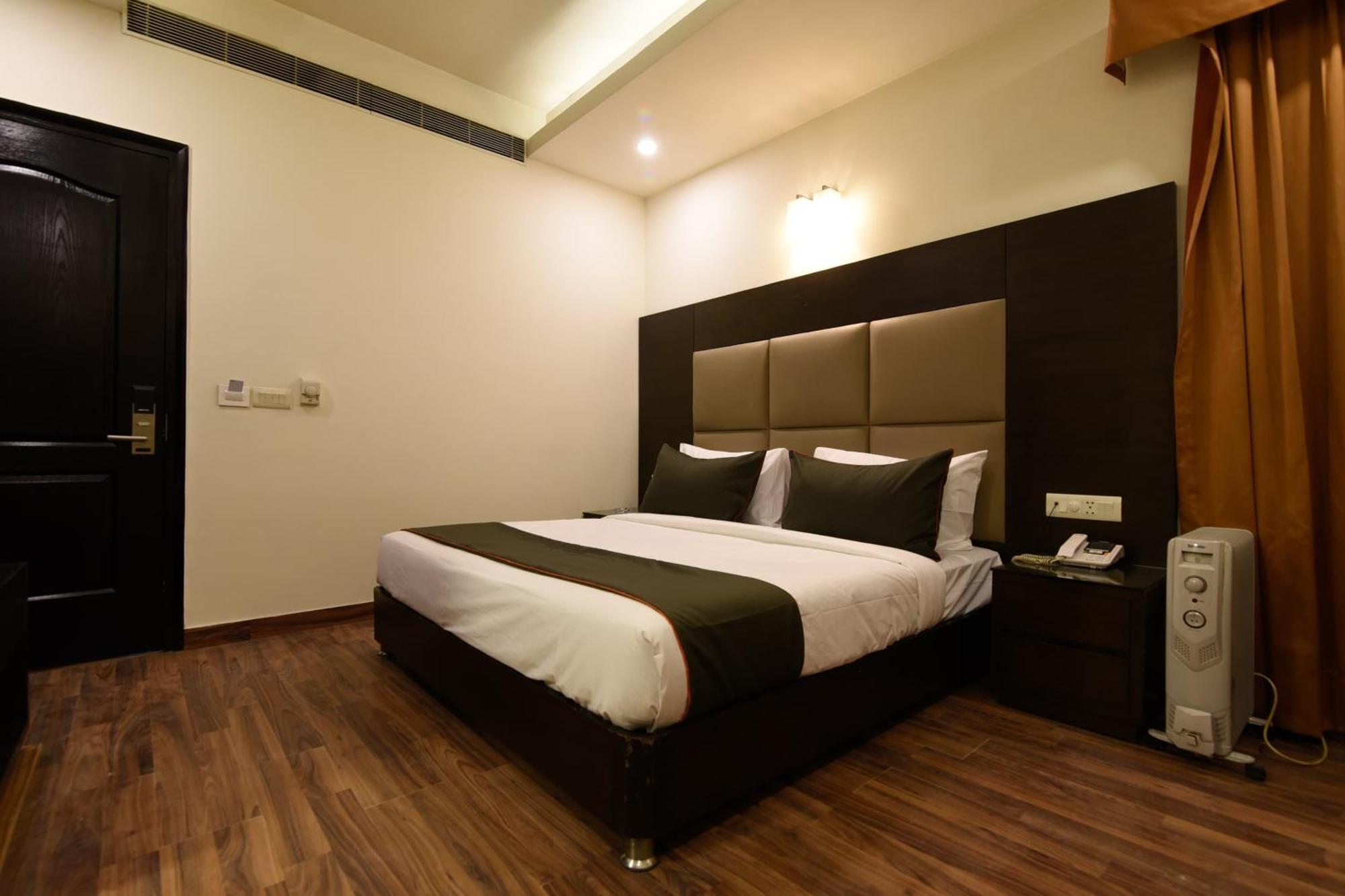 Hotel O Venkata Sai Sadan Mathrusree Nagar Kondapur  Exteriör bild