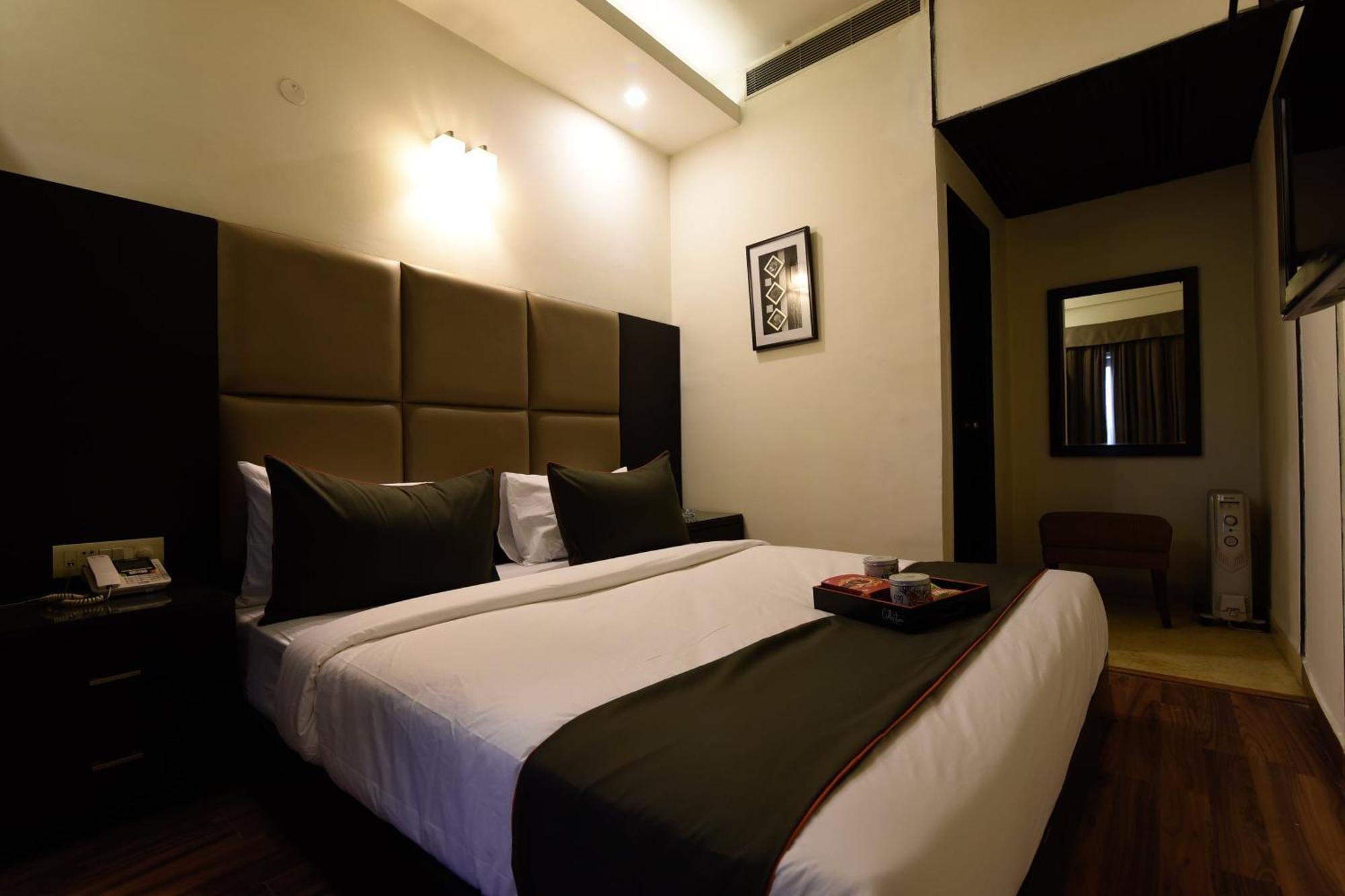 Hotel O Venkata Sai Sadan Mathrusree Nagar Kondapur  Exteriör bild