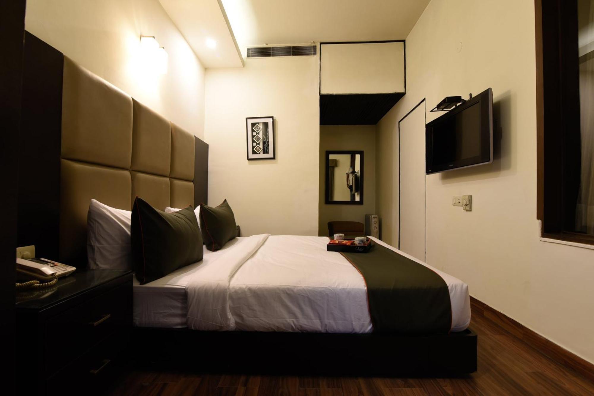 Hotel O Venkata Sai Sadan Mathrusree Nagar Kondapur  Exteriör bild