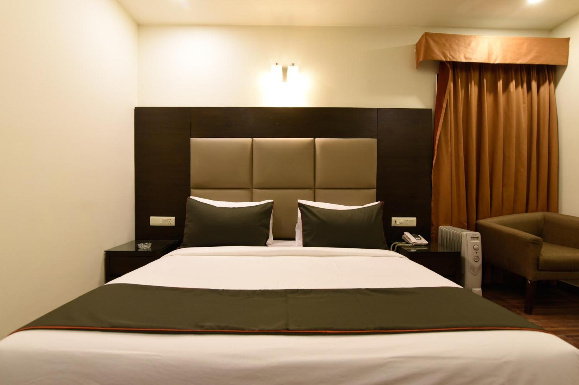 Hotel O Venkata Sai Sadan Mathrusree Nagar Kondapur  Exteriör bild