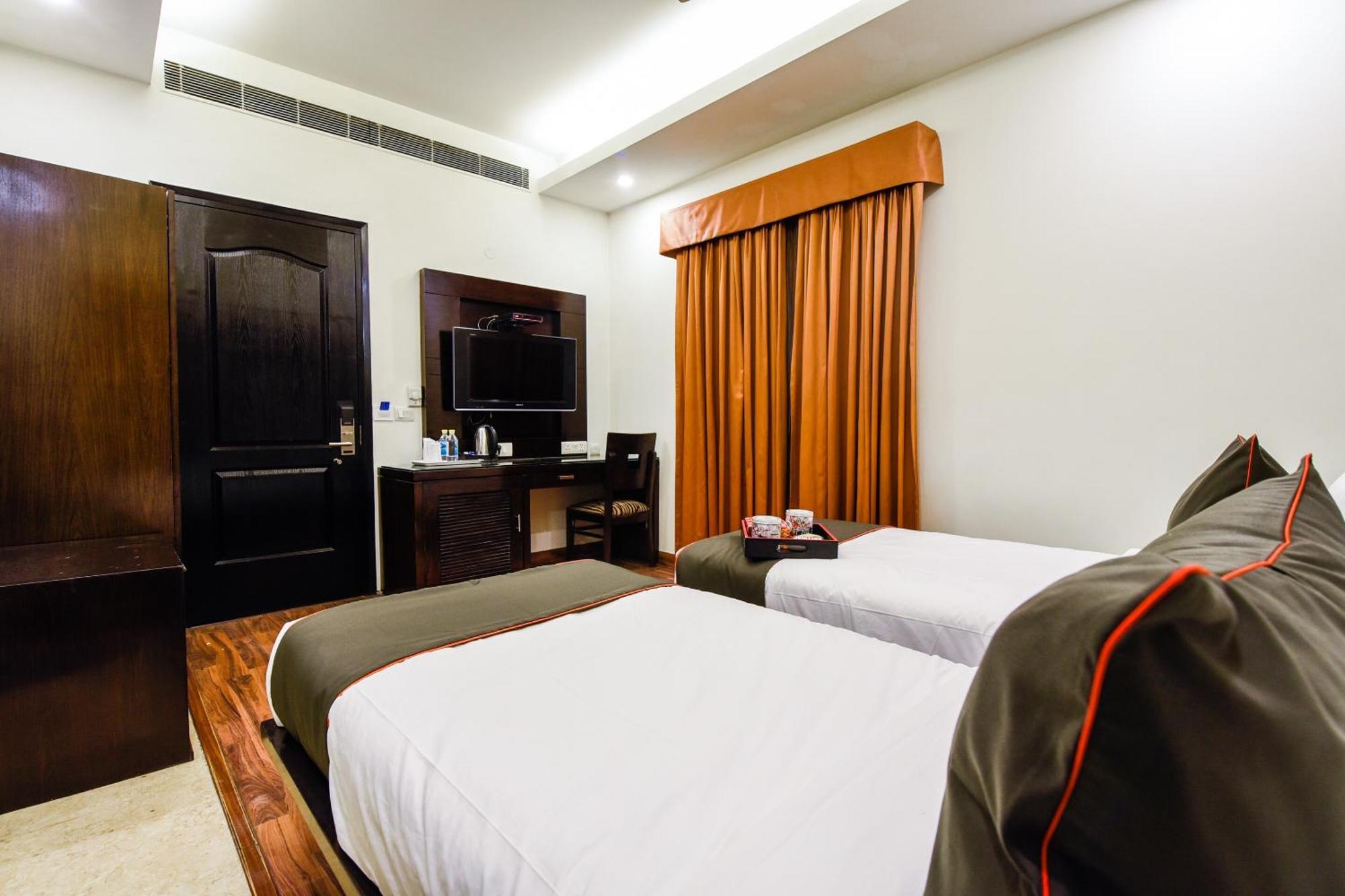 Hotel O Venkata Sai Sadan Mathrusree Nagar Kondapur  Exteriör bild
